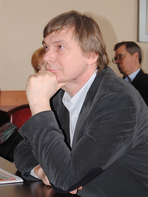 Doc22.ru Доктор Столповский убежден, что логистикой экологически чистой продукцией в России должно заниматься государство. 
