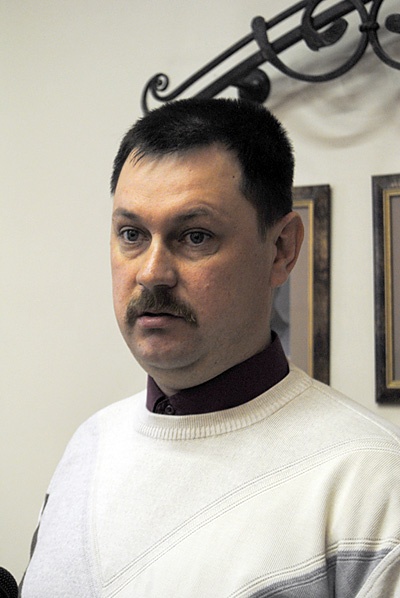 Doc22.ru Бывший программист, а нынче фермер Александр Капелькин уверен, что если освоил компьютерное программирование, то  справится и с партийной программой.