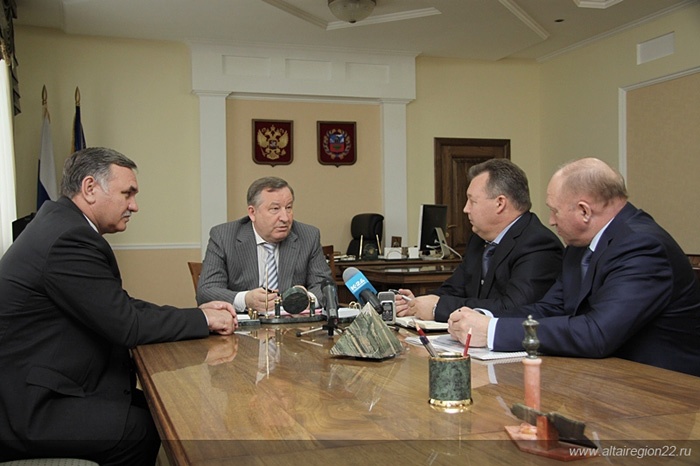 Руководство «Алтаймясопрома» на совещании у губернатора Алтайского края Александра Карлина.