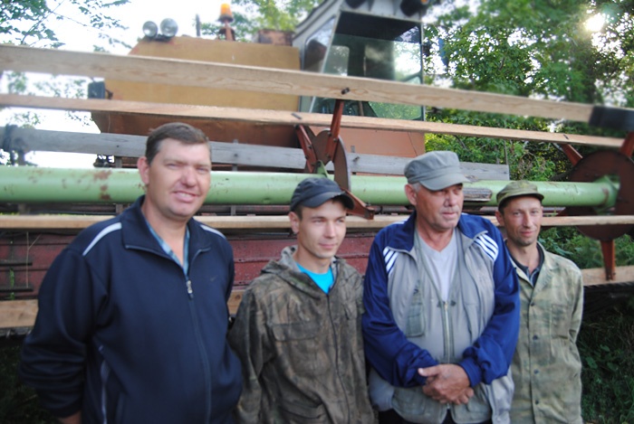 В куйбышевском кооперативе объединились две семьи.