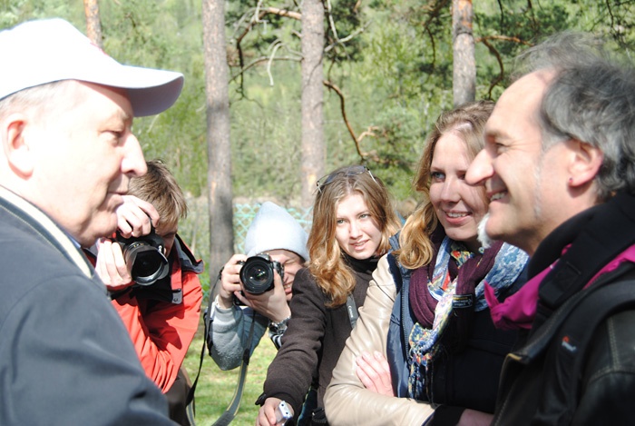 Губернатор Карлин и путешественник-писатель Филипп Тристан (Франция), фотоальбом  которого об Алтае вышла в Европе,  встретились в мае 2013 года на празднике цветения маральника.