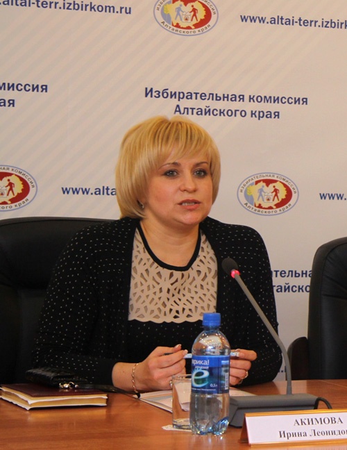 Ирина Акимова считает важным практическим шагом расширение финансовых полномочий избиркомов и вовлечение большего числа политических партий в избирательные процедуры.