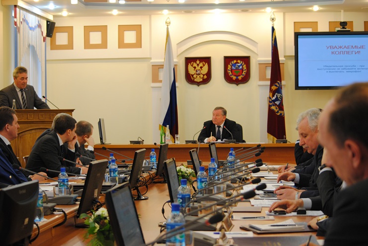 Губернатор Александр Карлин провел заседание Совета администрации края, посвященное организации детского летнего отдыха.