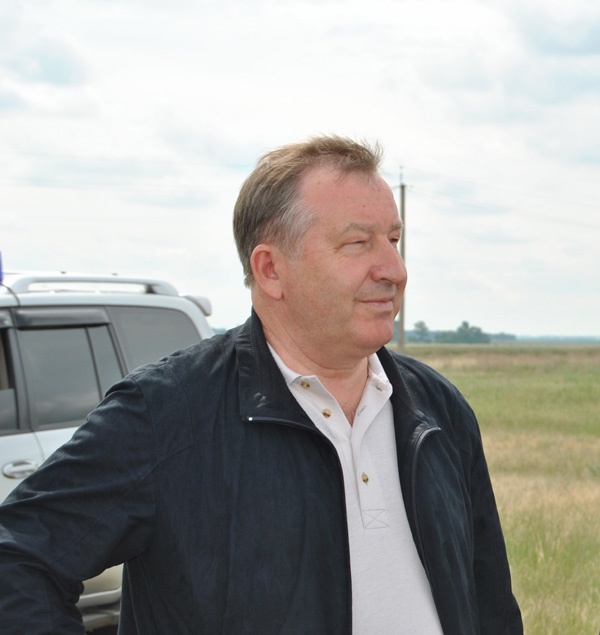 Губернатор Карлин уверен, что все агротехнические работы в ходе посевной будут проведены в срок. Фото из архива Doc22.ru