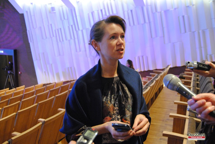 Doc22.ru Елена Безрукова пообещала, что зал «Сибирь» будет открыт только для качественного музыкального творчества, и группа «Лесоповал» вряд ли будет в нем выступать. 