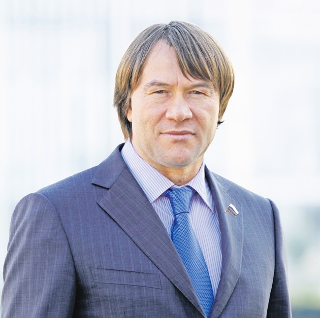 Александр Терентьев не собирается менять политическую прописку в Алтайском крае.