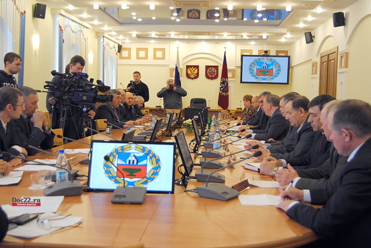 Doc22.ru В Алтайском крае впервые прошел «круглый стол» с участием губернатора Александра Карлина, посвященный проблемам агропромышленного комплекса региона.