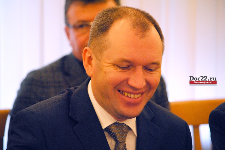 Doc22.ru Председателя комитета по финансам, налоговой и кредитной политике Владимира Притупова вновь оценили по заслугам.