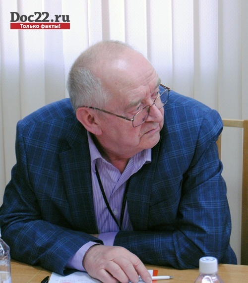 Doc22.ru Емешин призвал чиновников «идти в народ» и работать день и ночь на ниве его жилищно-коммунального просвещения.