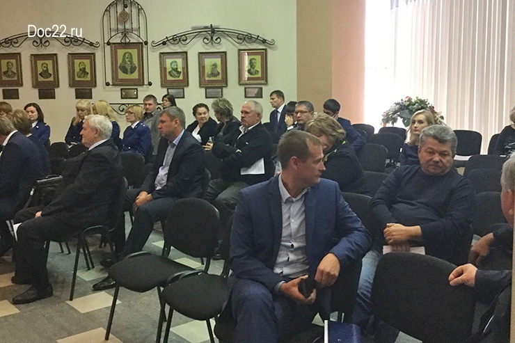 Doc22.ru Предприниматели и представители контролирующих органов в режиме диалога обсудили вопросы улучшения бизнес-климата в Алтайском крае.