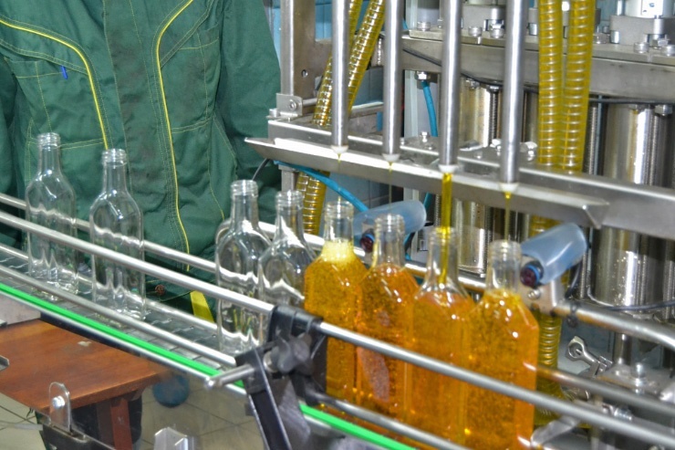 Doc22.ru Новое оборудование позволило бийскому предприятию наладить выпуск целой серии масел в мицеллярной форме. Фото Алтайпищпром
