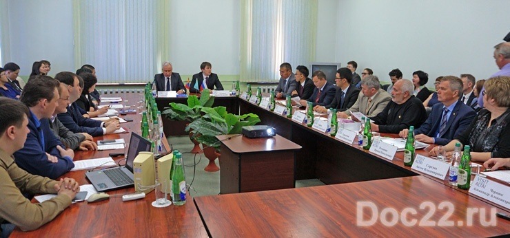 Doc22.ru Участники панельной сессии обсудили перспективы приграничного туристического сотрудничества стран Большого Алтая. 