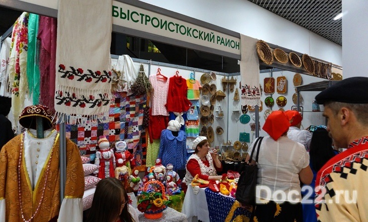 Doc22.ru В этом году на выставке представили свои туристические возможности 4 города и 21 район Алтайского края.