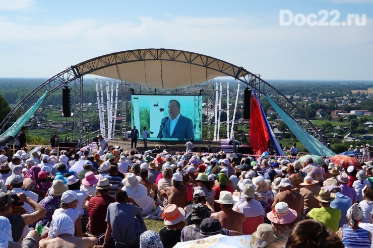 Doc22.ru Только Шукшинские дни на Алтае собирают ежегодно до 20 тысяч туристов и гостей. Фото из архива Doc22.ru