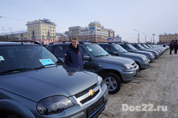 Doc22.ru 10 автомобилей получили больницы 6 городов Алтайского края и 15 «Нив-неотложек» будут работать в 15 районных больницах.