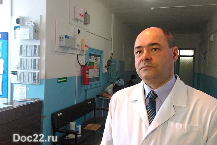 Doc22.ru Главный врач ЦРБ Мамонтовского района Анатолий Олейник отмечает, что главным плюсом миниинвазивных операций для пациентов является быстрое и безболезненное восстановление после вмешательства.