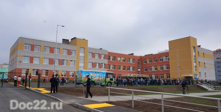 Doc22.ru В этом году в Барнауле 1 сентября сдана новая школа №133, построенная всего за 10 месяцев.