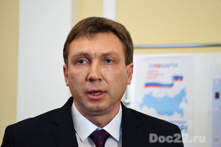 Doc22.ru Денис Тишин: В ближайшее время МФЦ начнет выдачу новых биометрический загранпаспортов, эта услуга, несомненно, будет востребована жителями края.