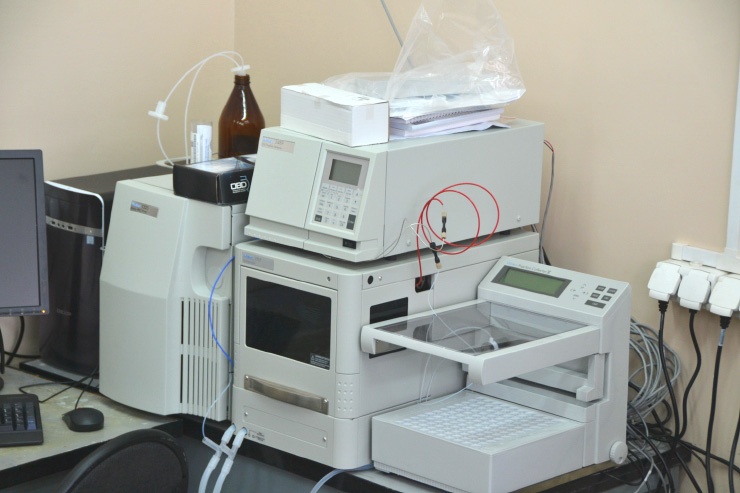 Doc22.ru АлтГУ. Сверхкритический флюидный хроматограф, приобретенный вузом, поможет исследователям улучшить эффективность и безопасность препарата для лечения бронхиальной астмы.